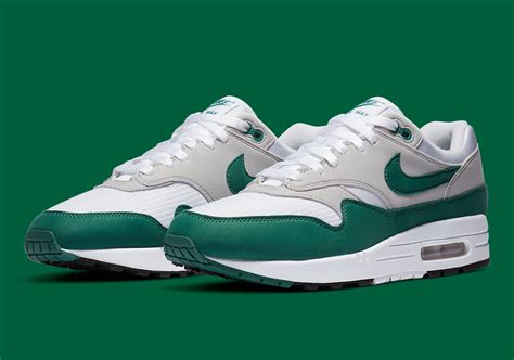 Green Nike Air Max .